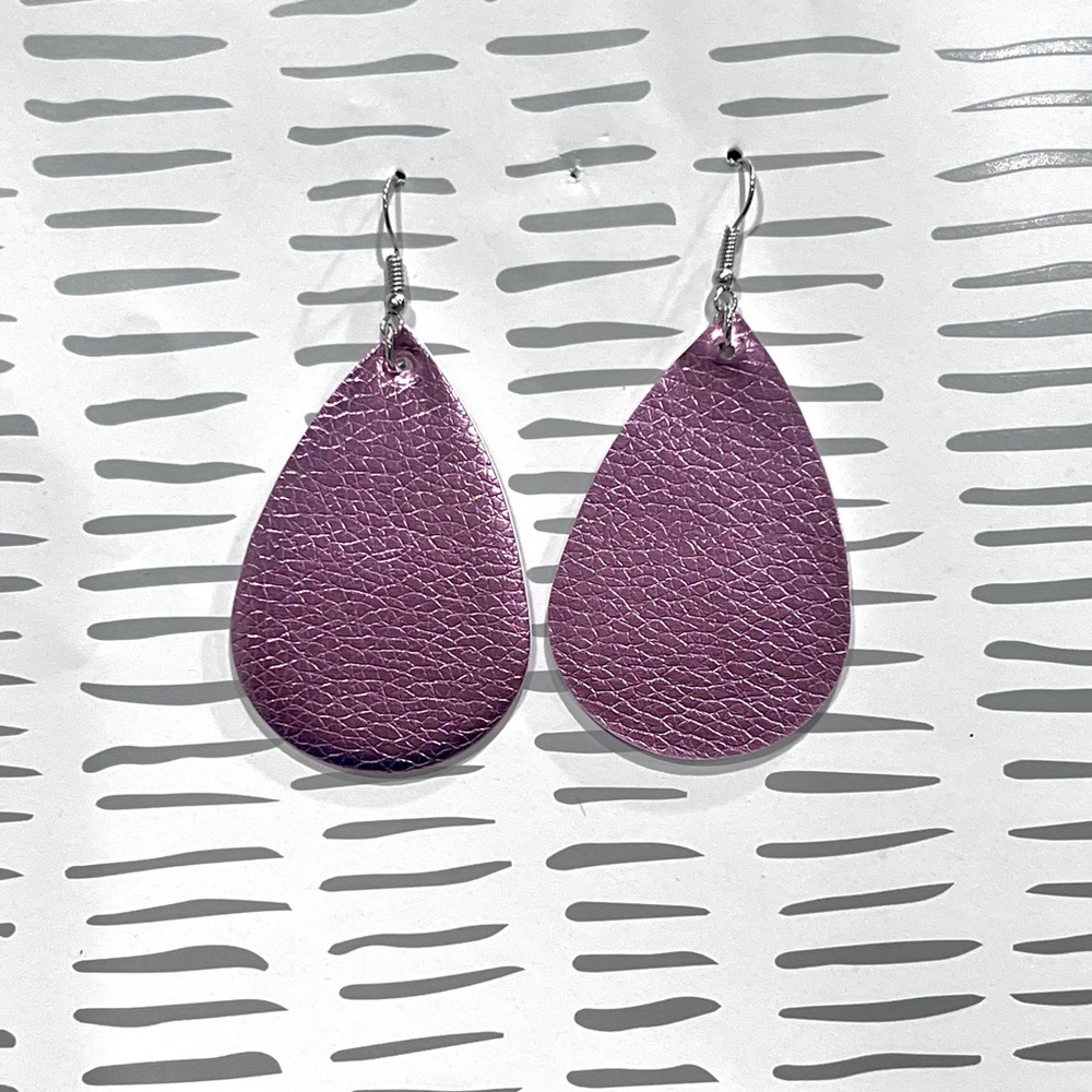 Faux leather pierced dangling earrings